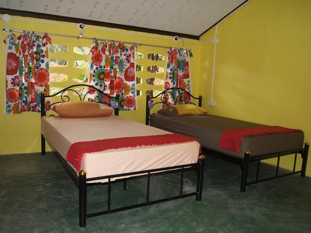 Dorm Des Fleurs Hostel 카오락 외부 사진