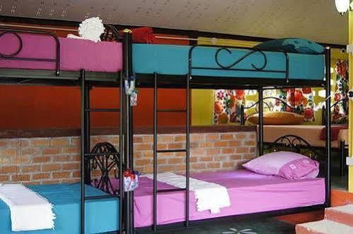 Dorm Des Fleurs Hostel 카오락 외부 사진